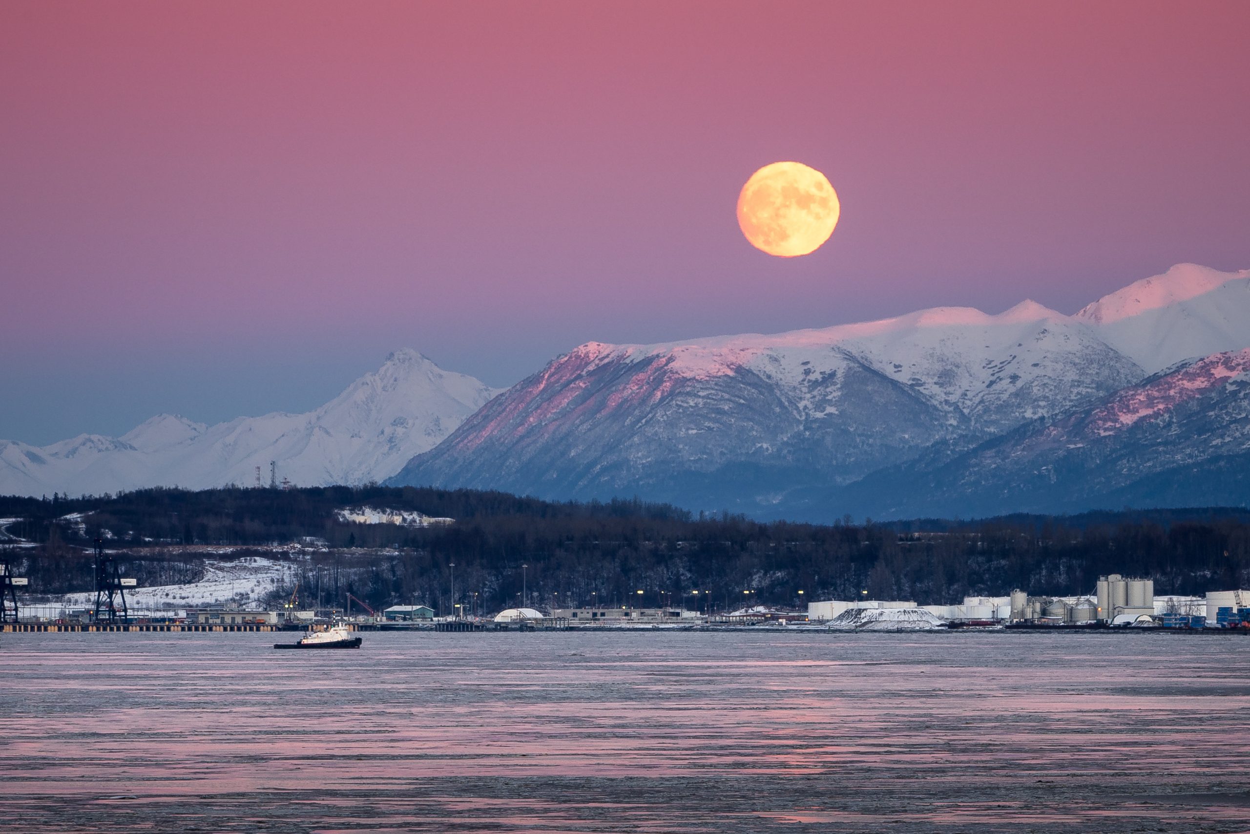PROPOSED BILL IN CONGRESS IGNORES ALASKANS, WOULD SACRIFICE COOK INLET